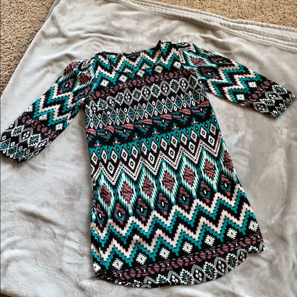 Size small patterned dress